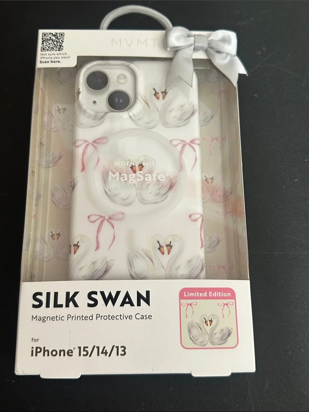 MVMT silk swan  iPhone 15/14/13 magnetic case